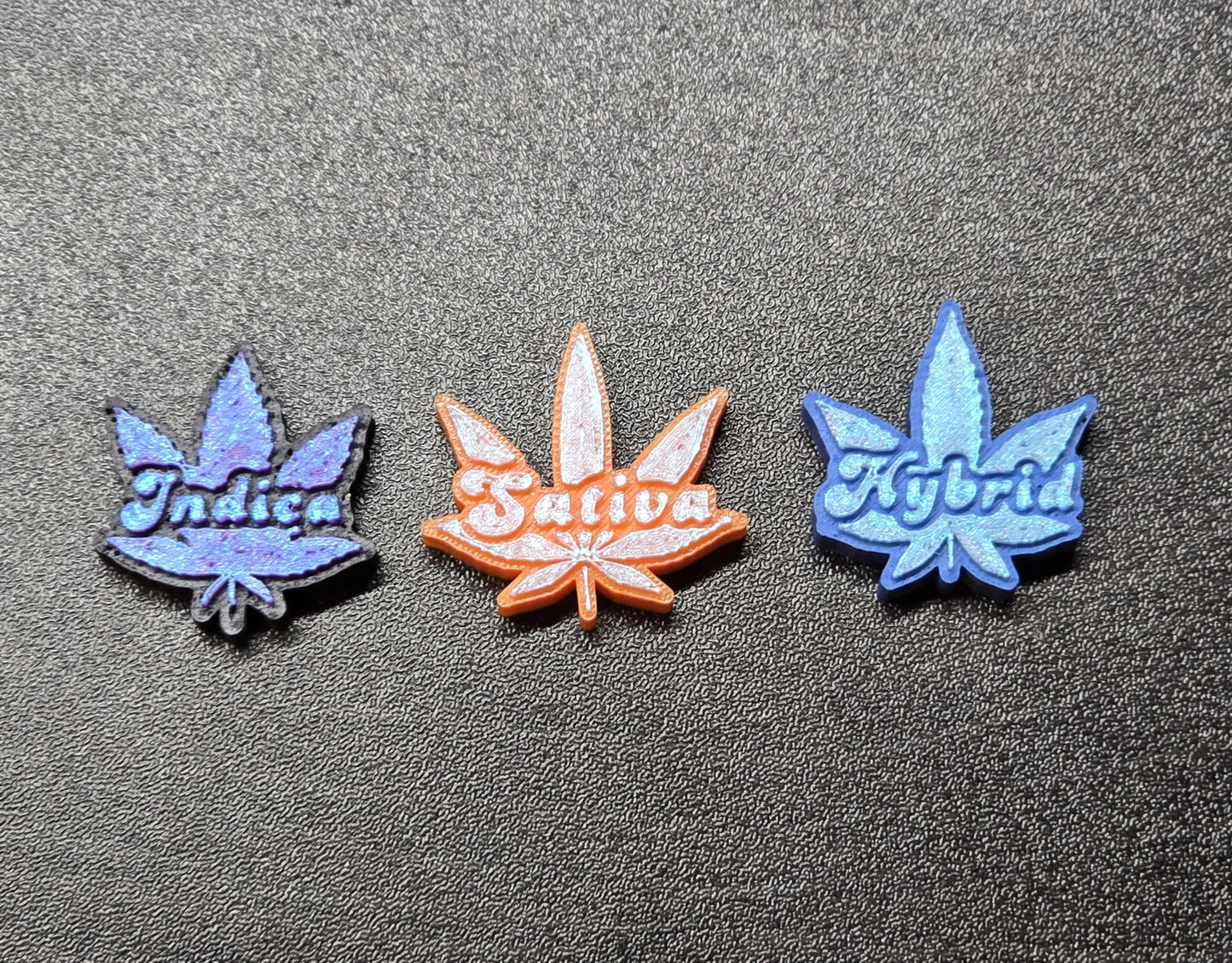 Cannabis Leaf Beads ā Indica, Sativa & Hybrid ā Glittery 3D Printed with 2mm Hole