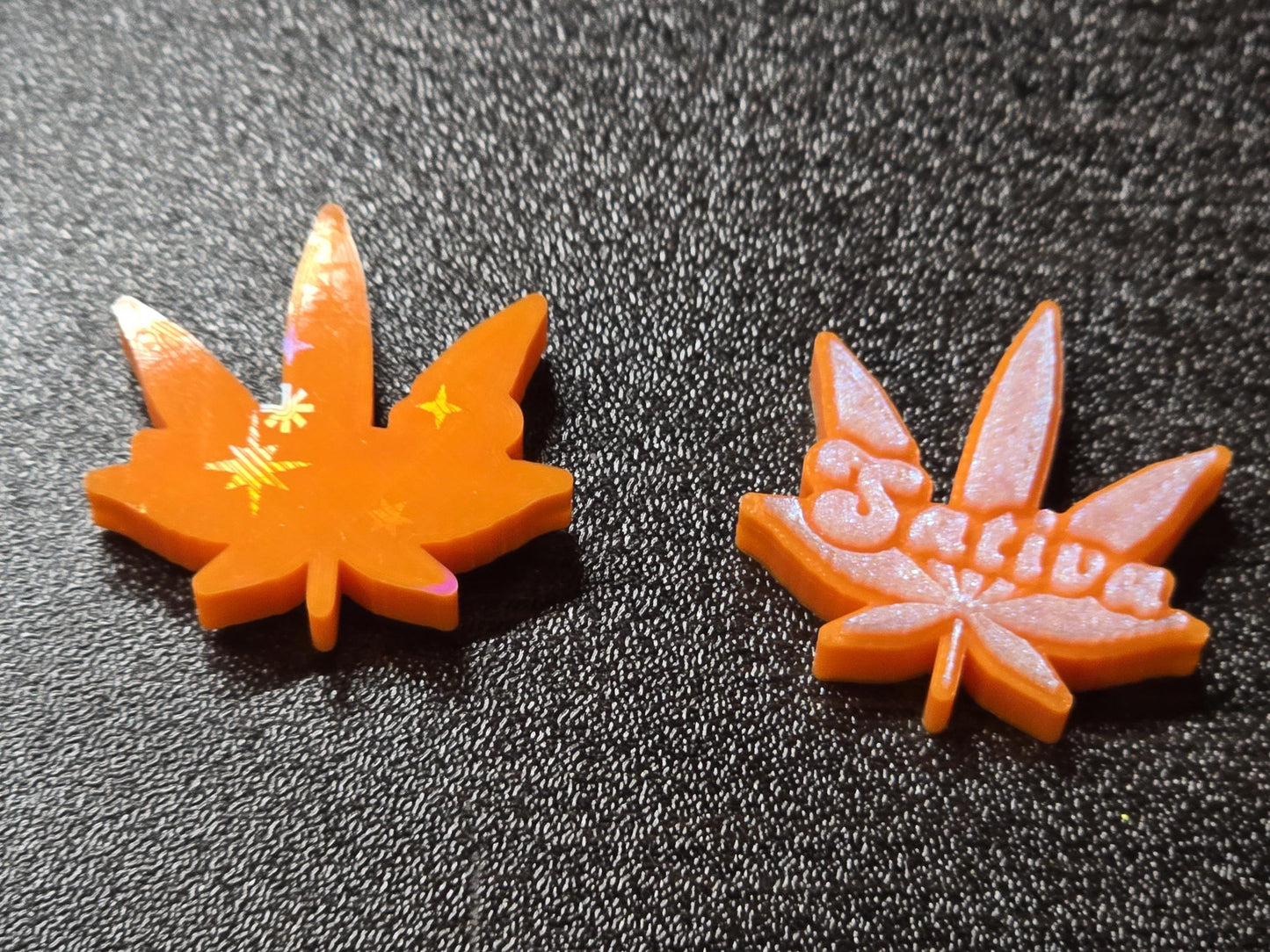 Cannabis Leaf Beads ā Indica, Sativa & Hybrid ā Glittery 3D Printed with 2mm Hole
