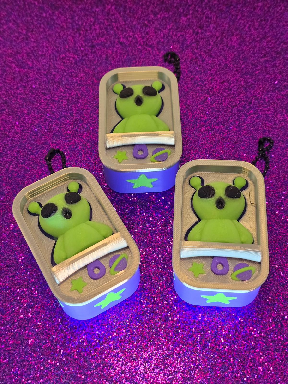 Alien Pod Fidget Clicker Keychain 3D Printed Glow in the Dark Space Sensory Toy