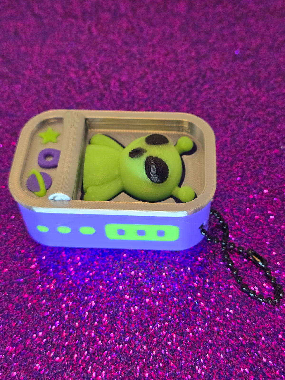 Alien Pod Fidget Clicker Keychain 3D Printed Glow in the Dark Space Sensory Toy