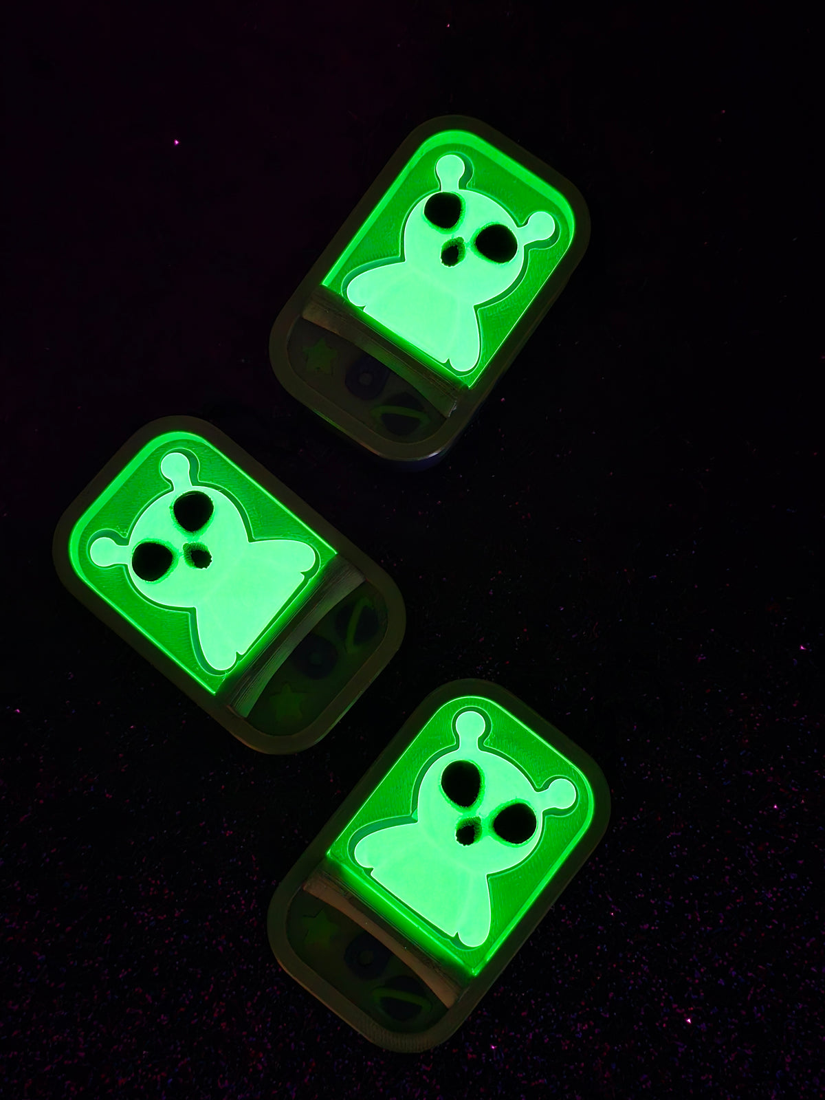 Alien Pod Fidget Clicker Keychain 3D Printed Glow in the Dark Space Sensory Toy