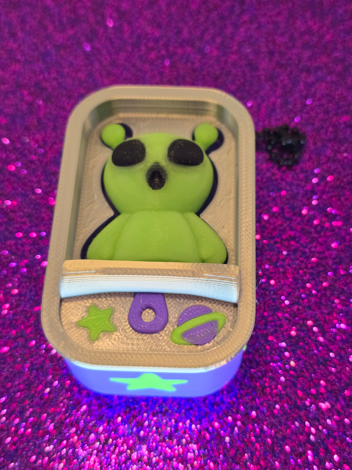 Alien Pod Fidget Clicker Keychain 3D Printed Glow in the Dark Space Sensory Toy