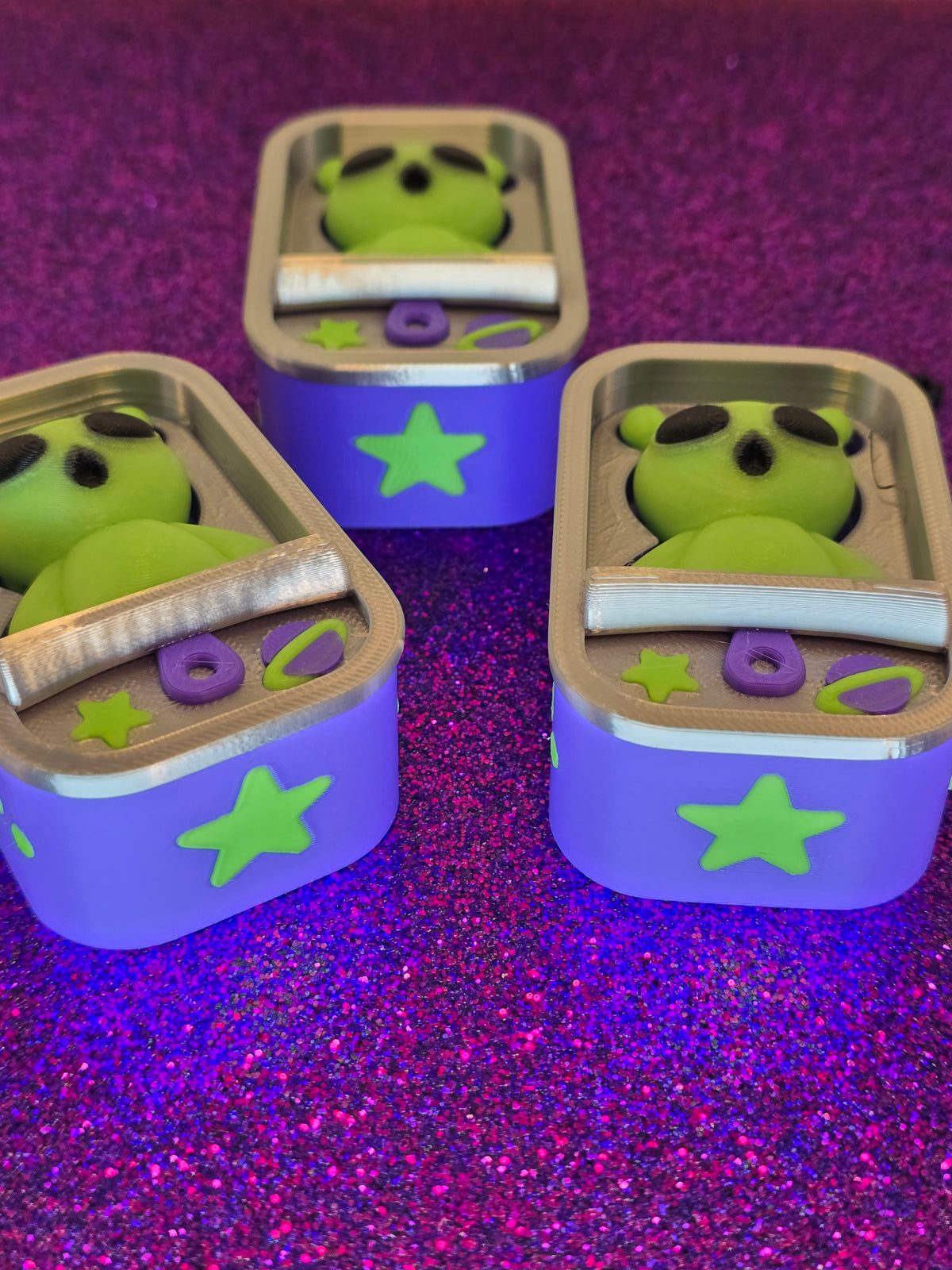 Alien Pod Fidget Clicker Keychain 3D Printed Glow in the Dark Space Sensory Toy