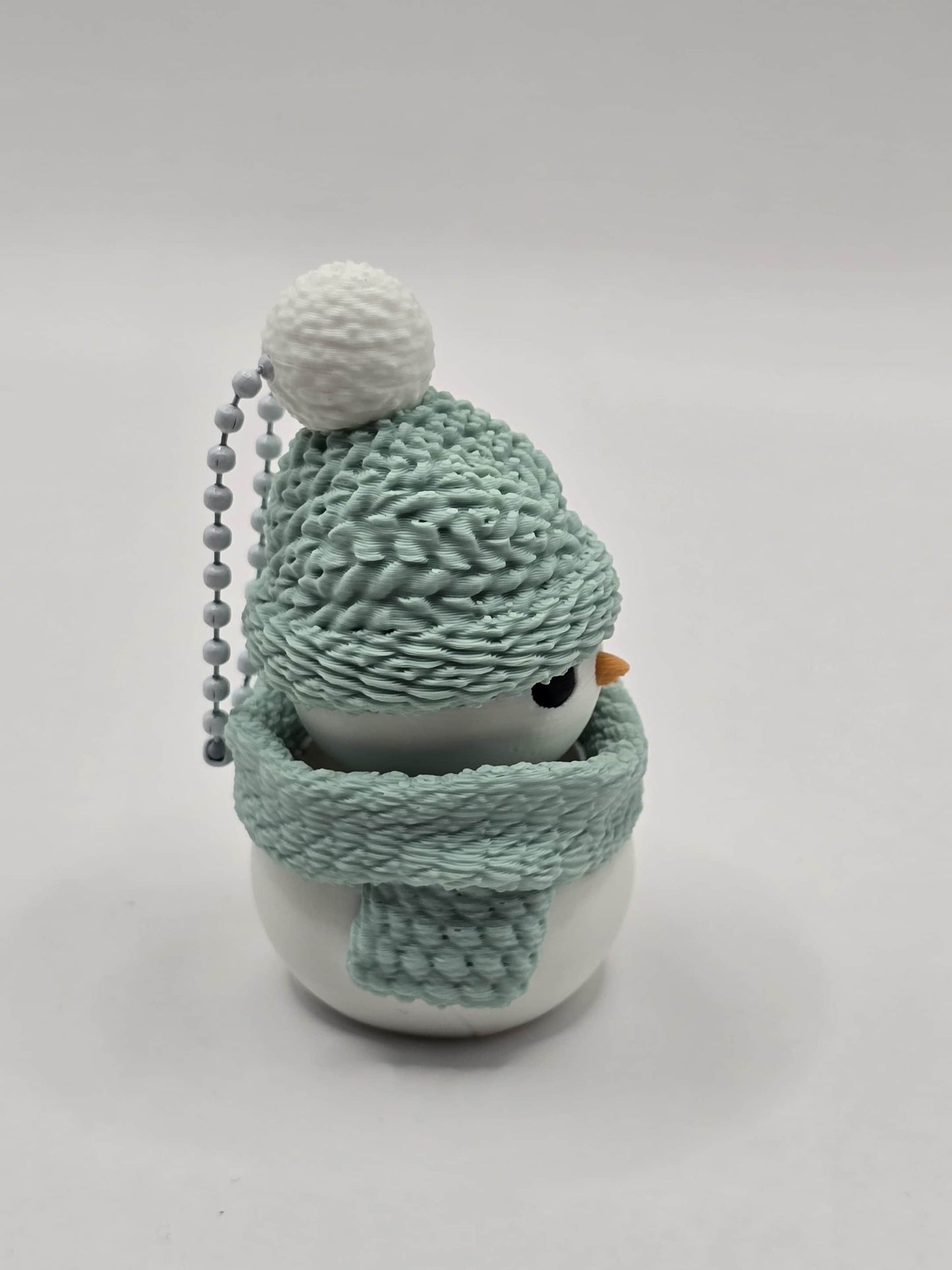 3D Printed Snowman Fidget Clicker Keychain – Winter Stress Relief Toy – Cute Pastel Sensory Gift